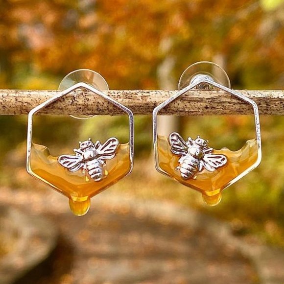 custom Jewelry - NWT Silver Bee Honeybee Honey earrings Pierced